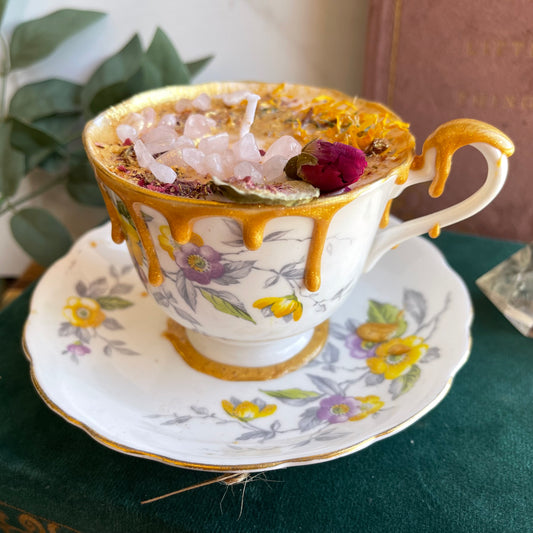 Teacup Candle - 11:11 scent - soft feminine floral fragrance